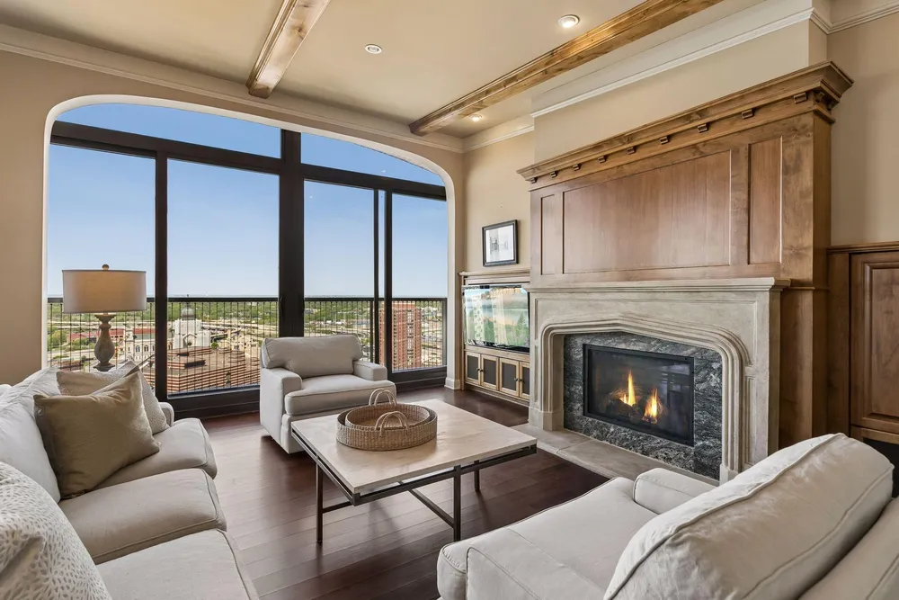1201 Yale Pl, Minneapolis, MN 55403