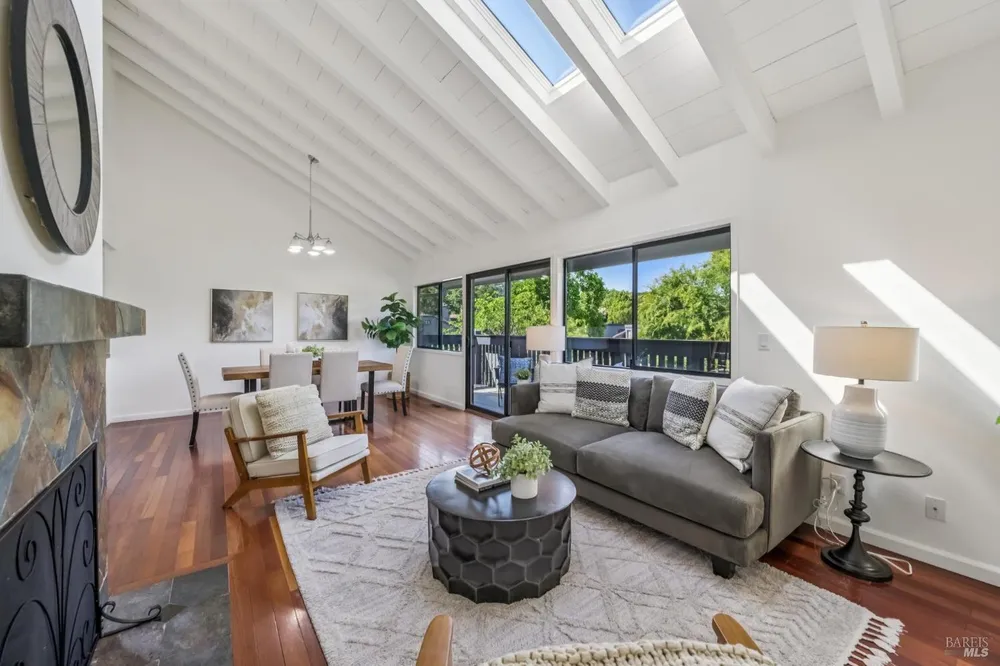 50 Blackstone Dr, San Rafael, CA 94903
