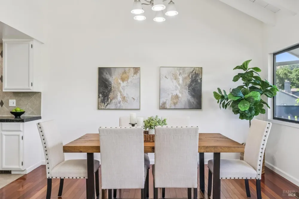 50 Blackstone Dr, San Rafael, CA 94903