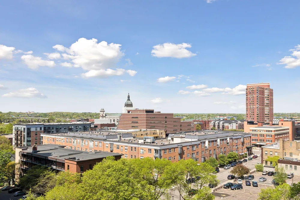 1201 Yale Pl, Minneapolis, MN 55403
