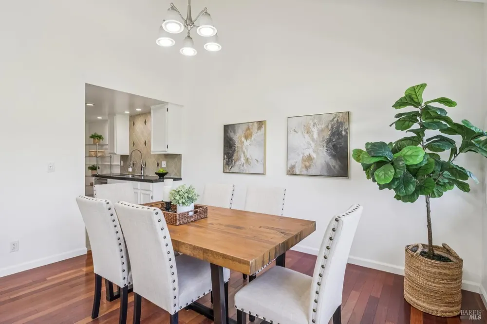 50 Blackstone Dr, San Rafael, CA 94903