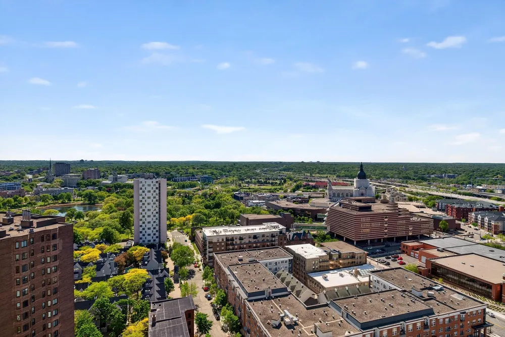 1201 Yale Pl, Minneapolis, MN 55403