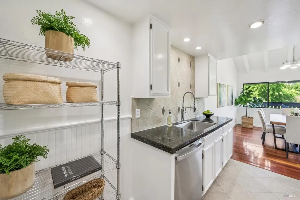 50 Blackstone Dr, San Rafael, CA 94903