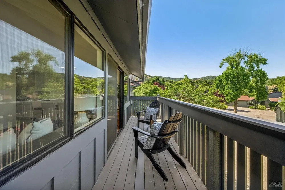 50 Blackstone Dr, San Rafael, CA 94903