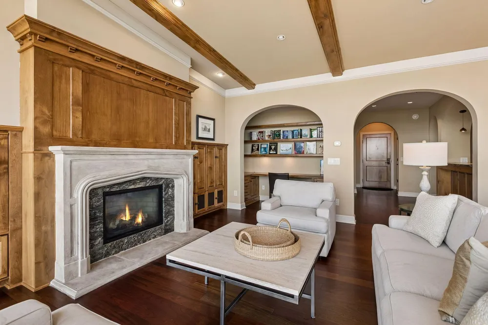 1201 Yale Pl, Minneapolis, MN 55403