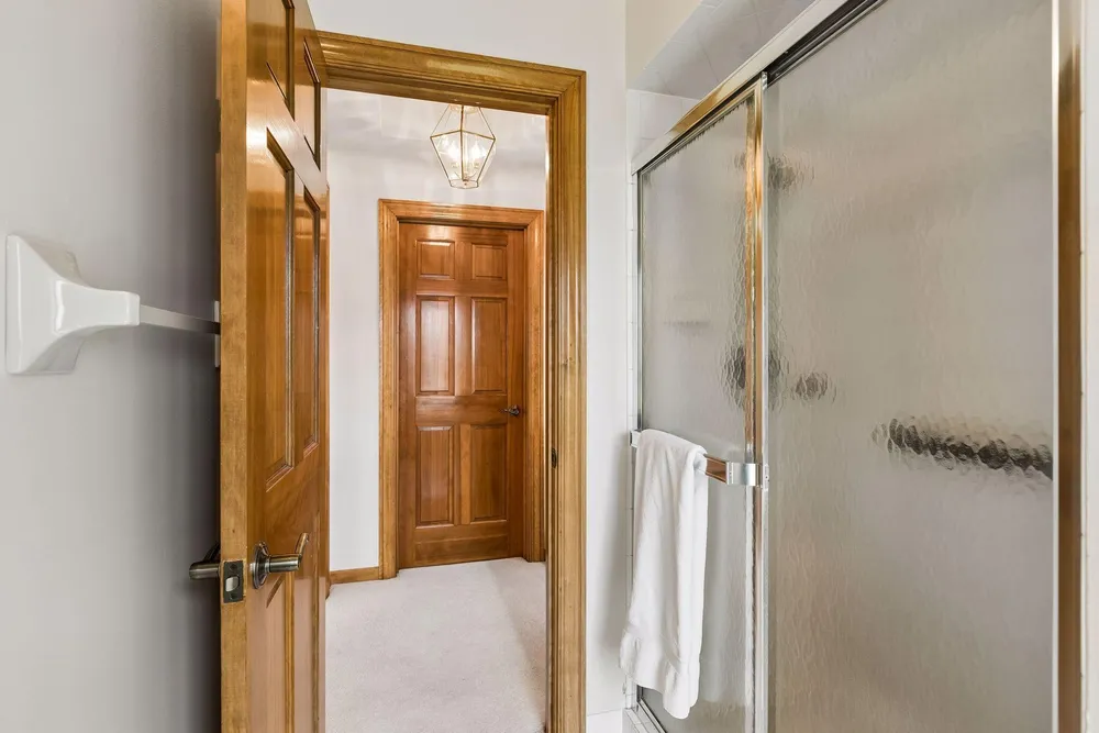 1201 Yale Pl, Minneapolis, MN 55403