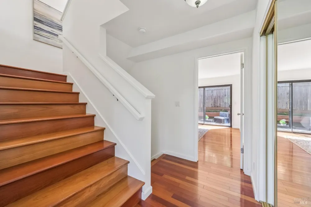 50 Blackstone Dr, San Rafael, CA 94903