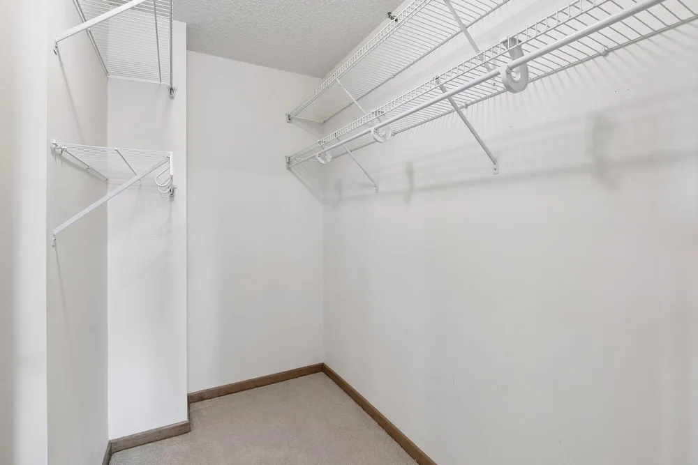 1201 Yale Pl, Minneapolis, MN 55403