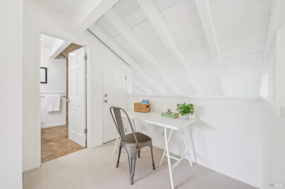 50 Blackstone Dr, San Rafael, CA 94903