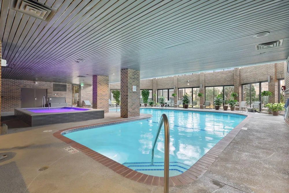 1201 Yale Pl, Minneapolis, MN 55403