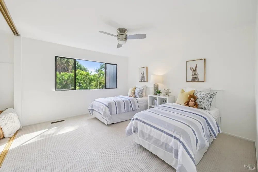 50 Blackstone Dr, San Rafael, CA 94903