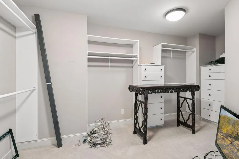 1201 Yale Pl, Minneapolis, MN 55403