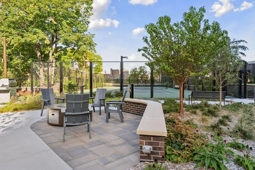 1201 Yale Pl, Minneapolis, MN 55403