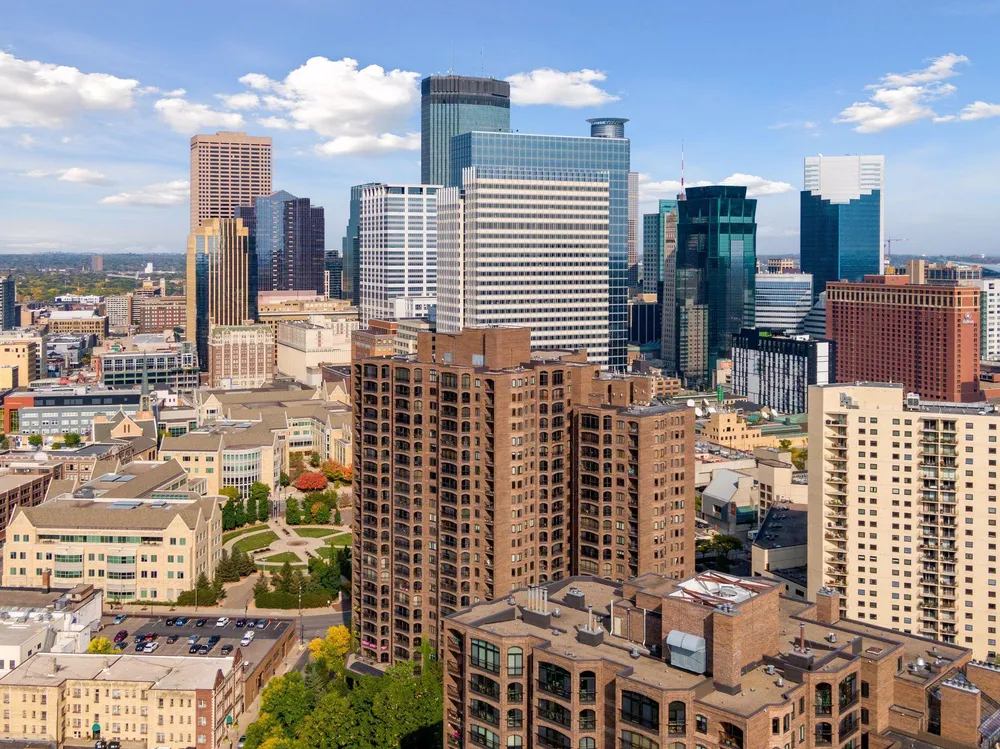 1201 Yale Pl, Minneapolis, MN 55403