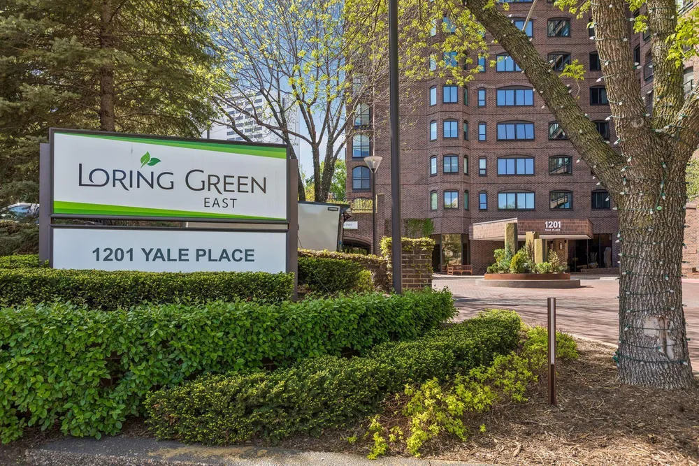 1201 Yale Pl, Minneapolis, MN 55403