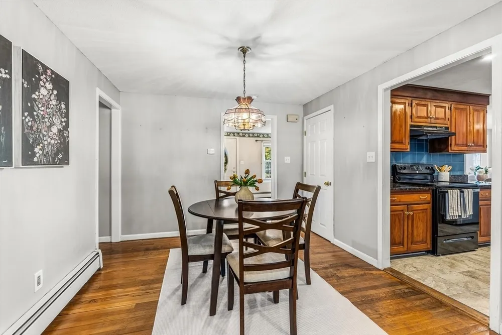 21 Guild St, Lowell, MA 01852