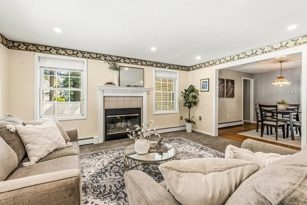 21 Guild St, Lowell, MA 01852