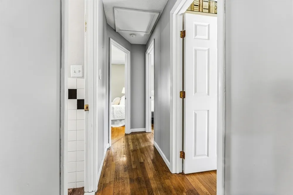 21 Guild St, Lowell, MA 01852