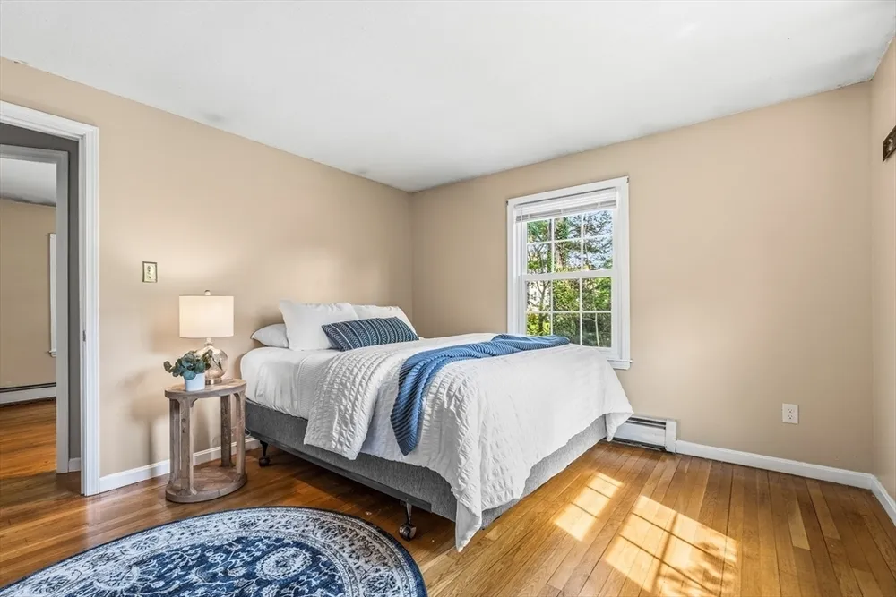 21 Guild St, Lowell, MA 01852