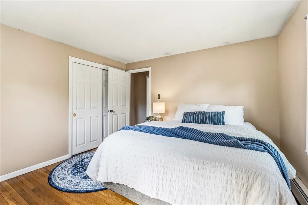 21 Guild St, Lowell, MA 01852