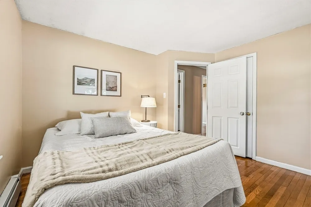 21 Guild St, Lowell, MA 01852