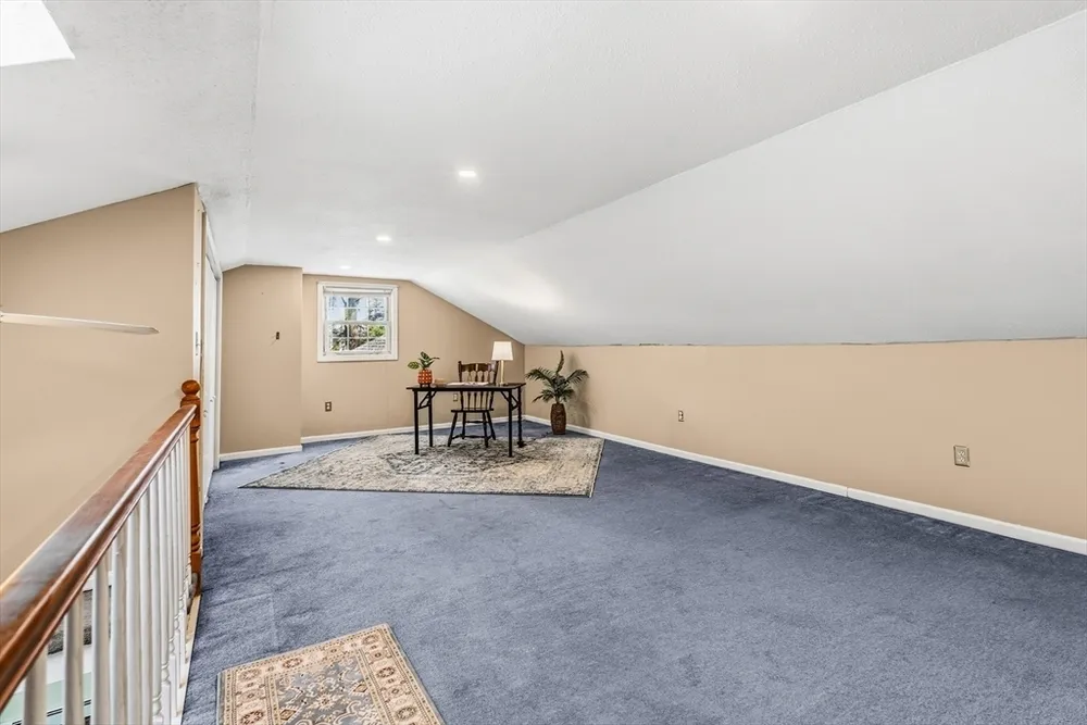 21 Guild St, Lowell, MA 01852