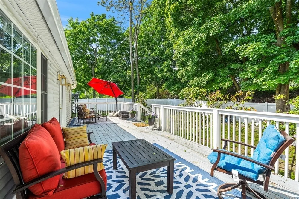 21 Guild St, Lowell, MA 01852