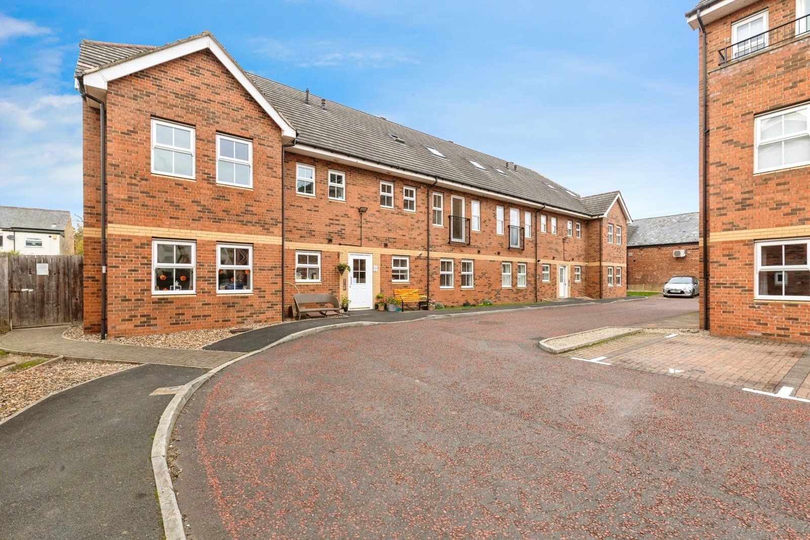 Sandringham Court