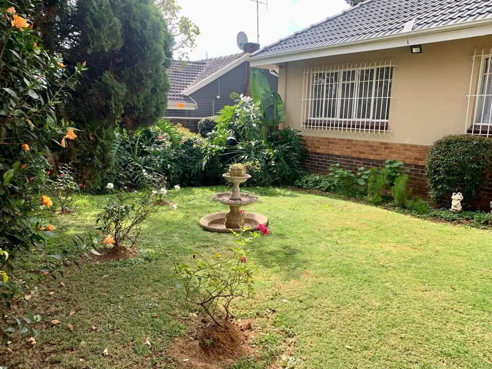 South Africa, Gauteng, Eastleigh, High Road, 51