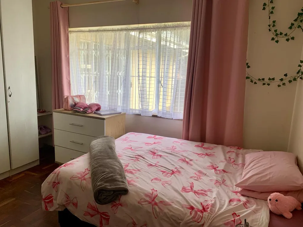 South Africa, Gauteng, Eastleigh, High Road, 51