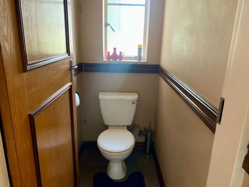 South Africa, Gauteng, Eastleigh, High Road, 51