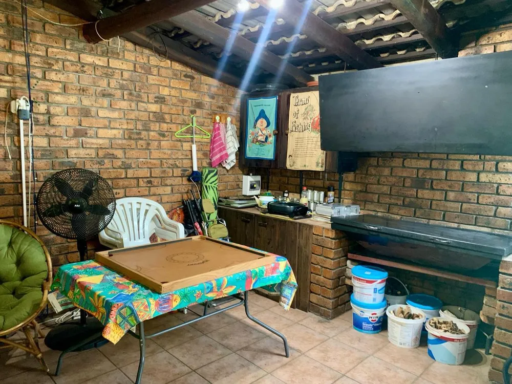 South Africa, Gauteng, Eastleigh, High Road, 51