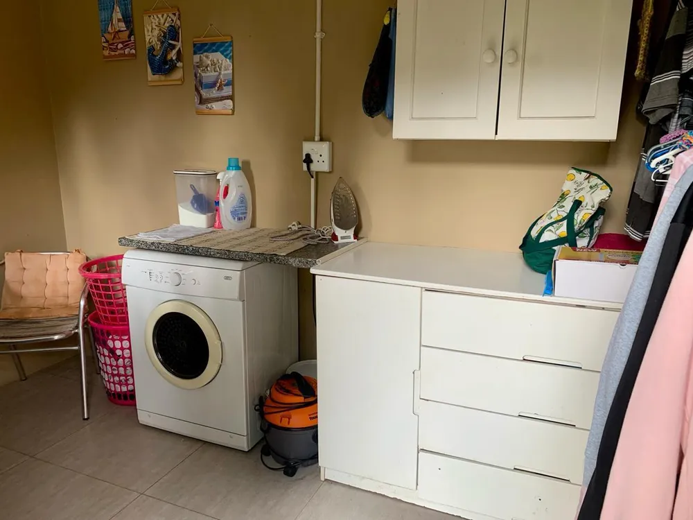 South Africa, Gauteng, Eastleigh, High Road, 51