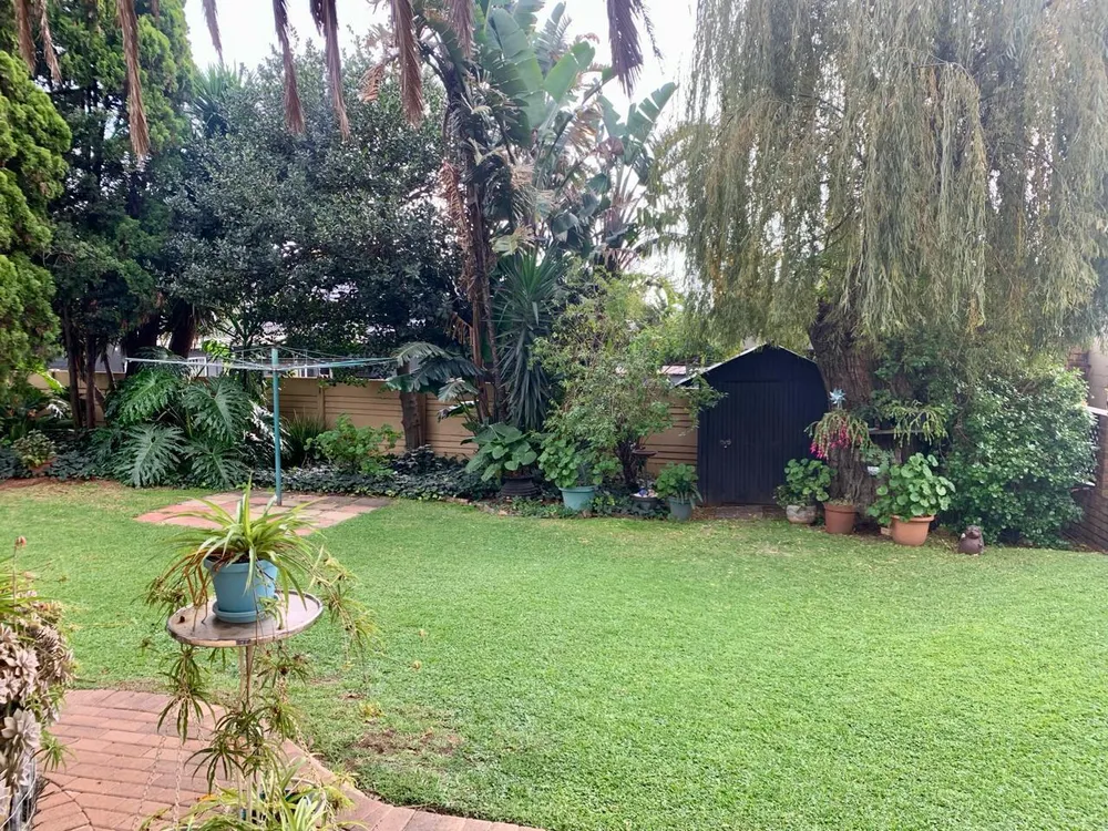 South Africa, Gauteng, Eastleigh, High Road, 51