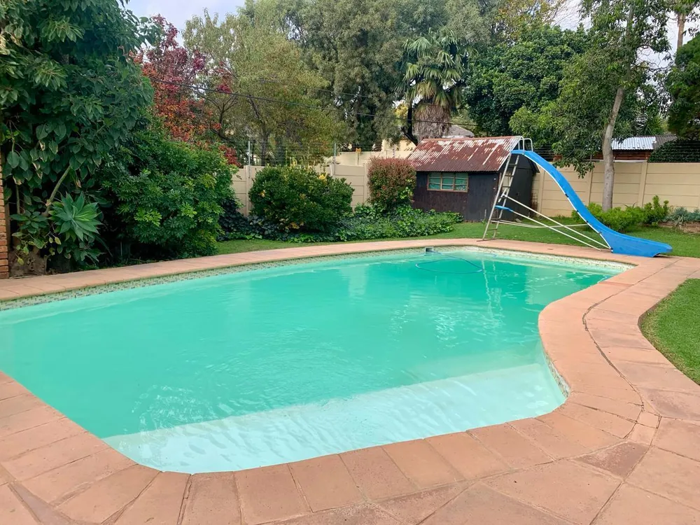 South Africa, Gauteng, Eastleigh, High Road, 51