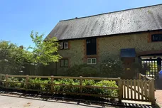 Wishanger Lane, Farnham, GU10 photo 1