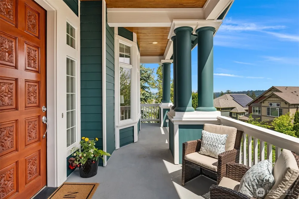 687 Bear Ridge Dr NW, Issaquah, WA 98027