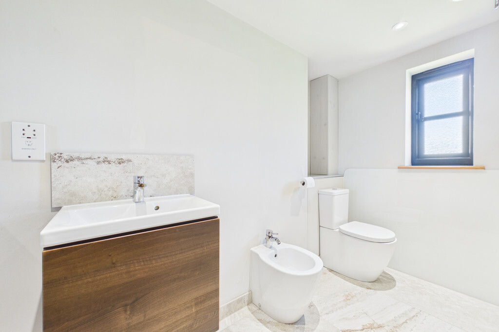 Bungay Road, Loddon Image 14