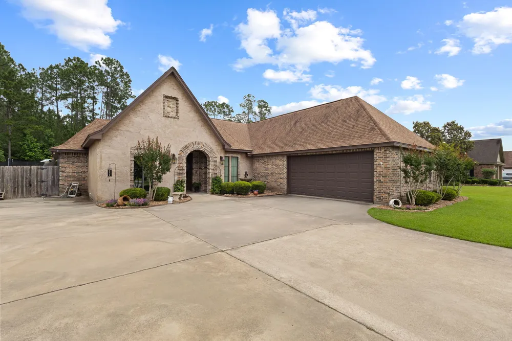 6625 Wedgewood Dr, Lumberton, TX 77657