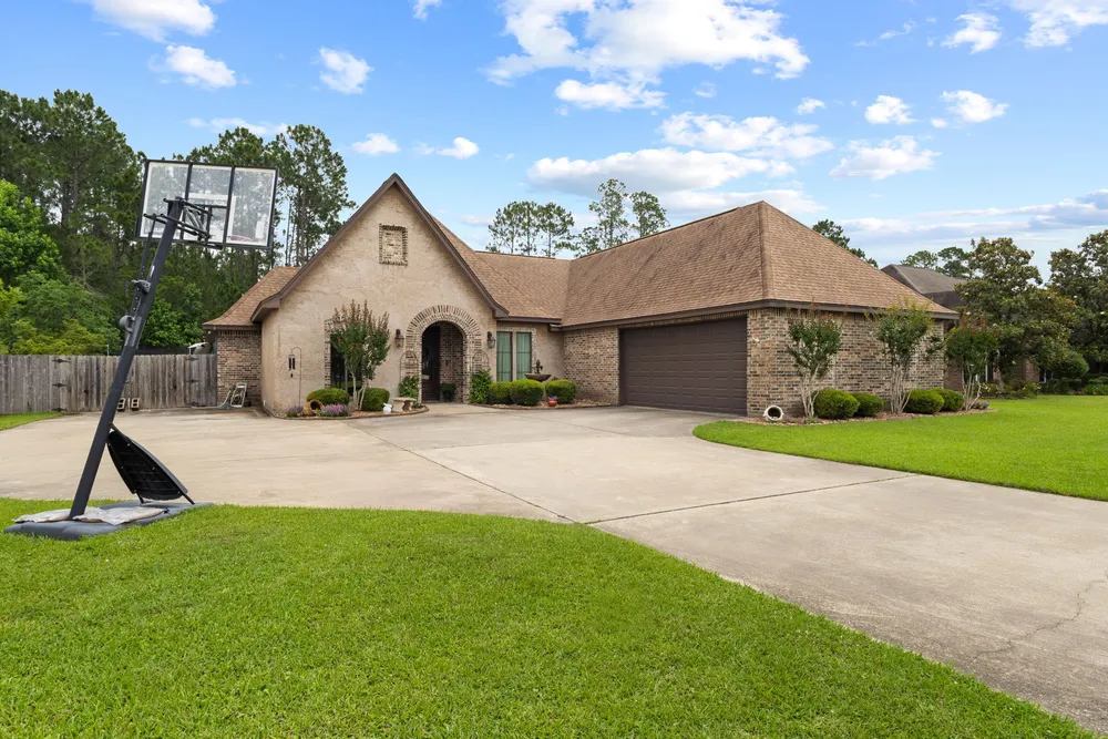 6625 Wedgewood Dr, Lumberton, TX 77657