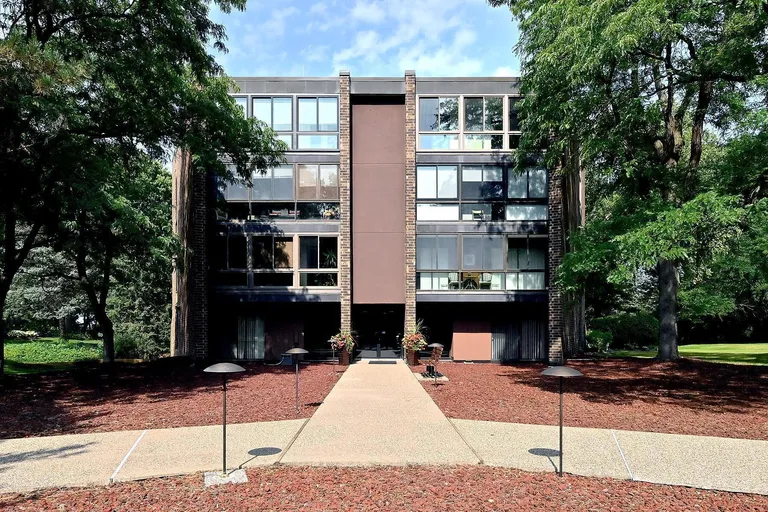 1700 Lexington Ave S, Mendota Heights, MN 55118
