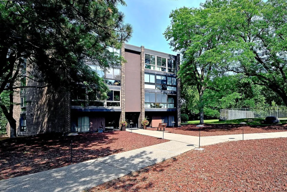 1700 Lexington Ave S, Mendota Heights, MN 55118