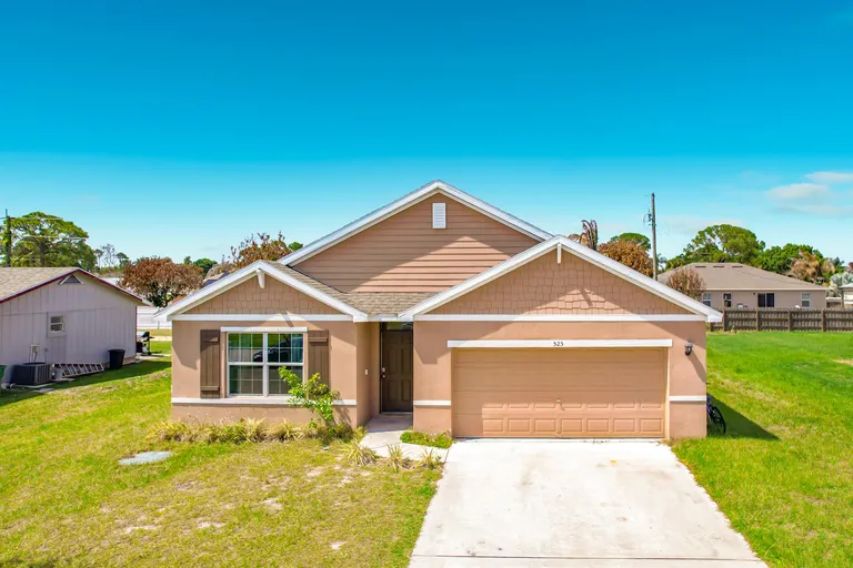 525 SW Twig Ave, Port St Lucie, FL 34983
