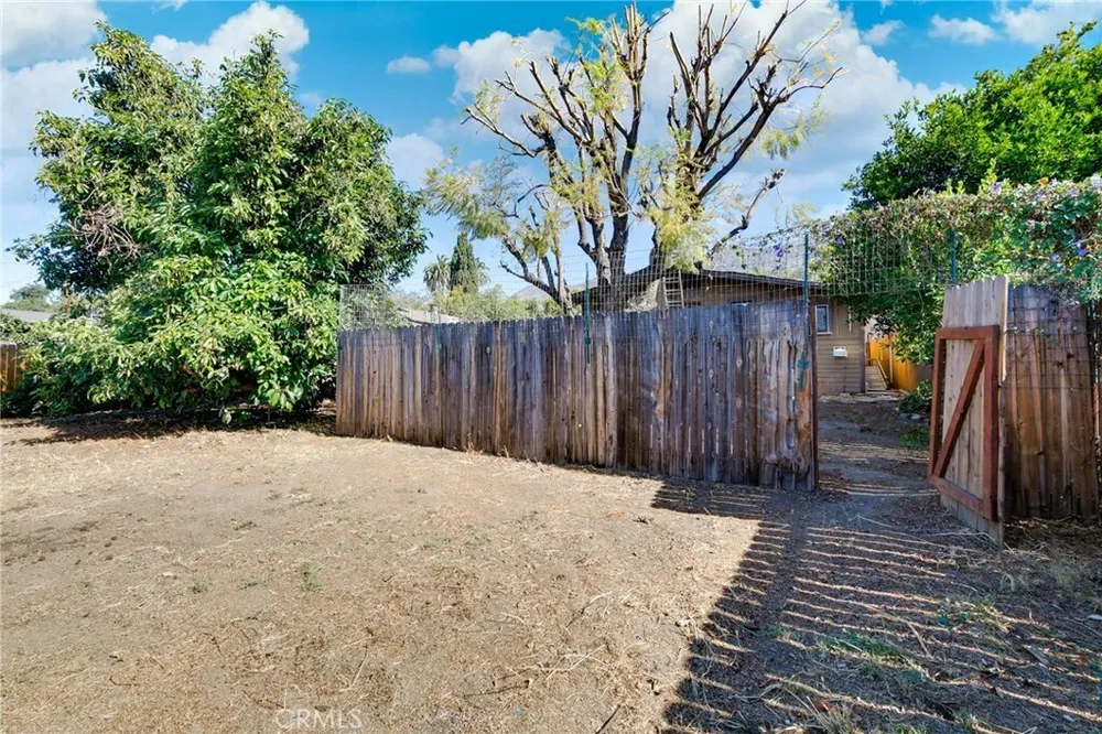 138 W Montecito Ave, Sierra Madre, CA 91024