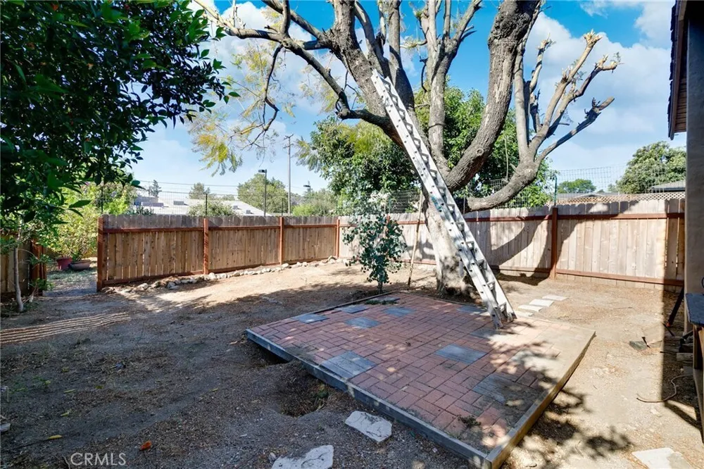 138 W Montecito Ave, Sierra Madre, CA 91024
