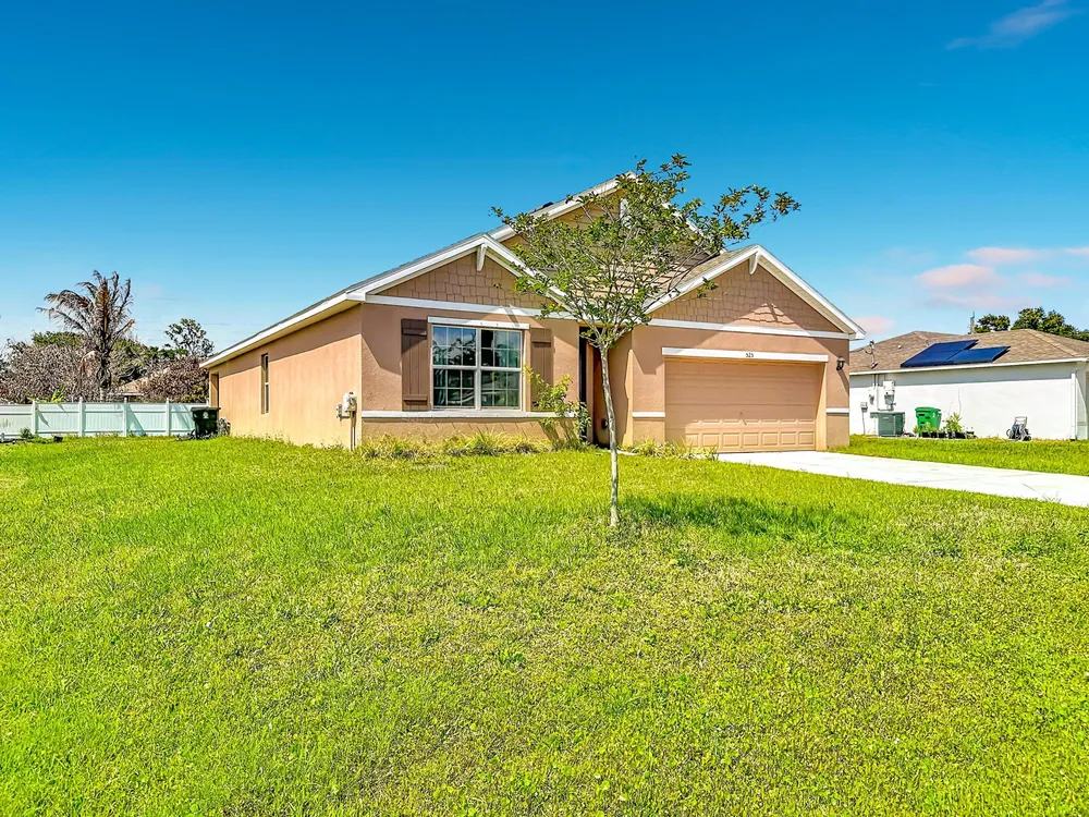 525 SW Twig Ave, Port St Lucie, FL 34983