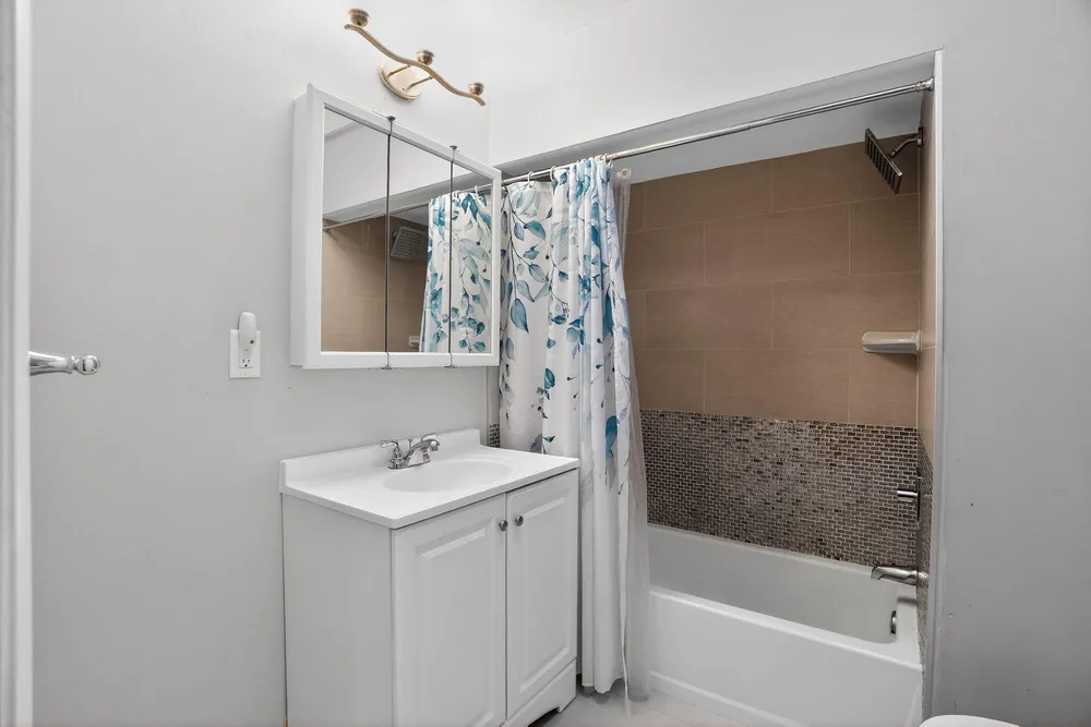 614 Gerhard St, Philadelphia, PA 19128