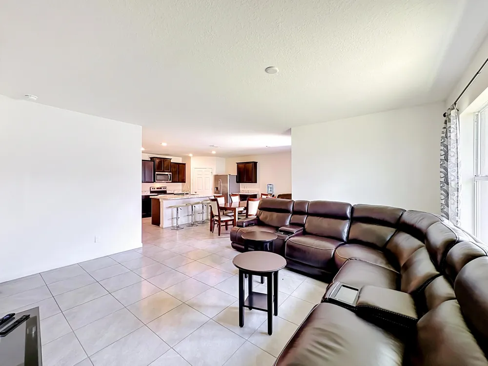 525 SW Twig Ave, Port St Lucie, FL 34983