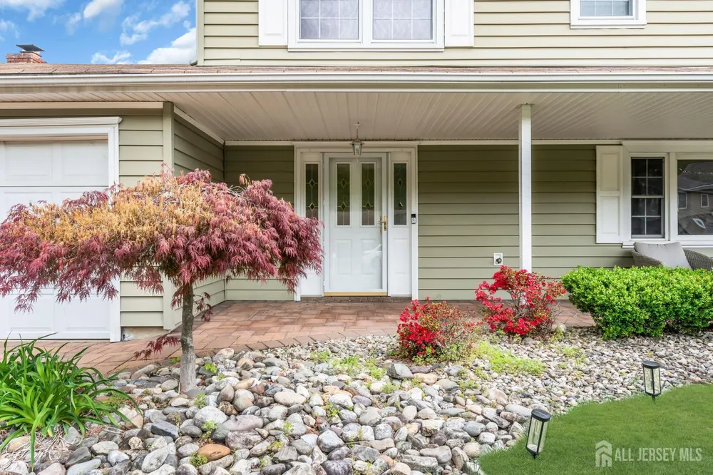 23 N Rhoda St, Monroe, NJ 08831