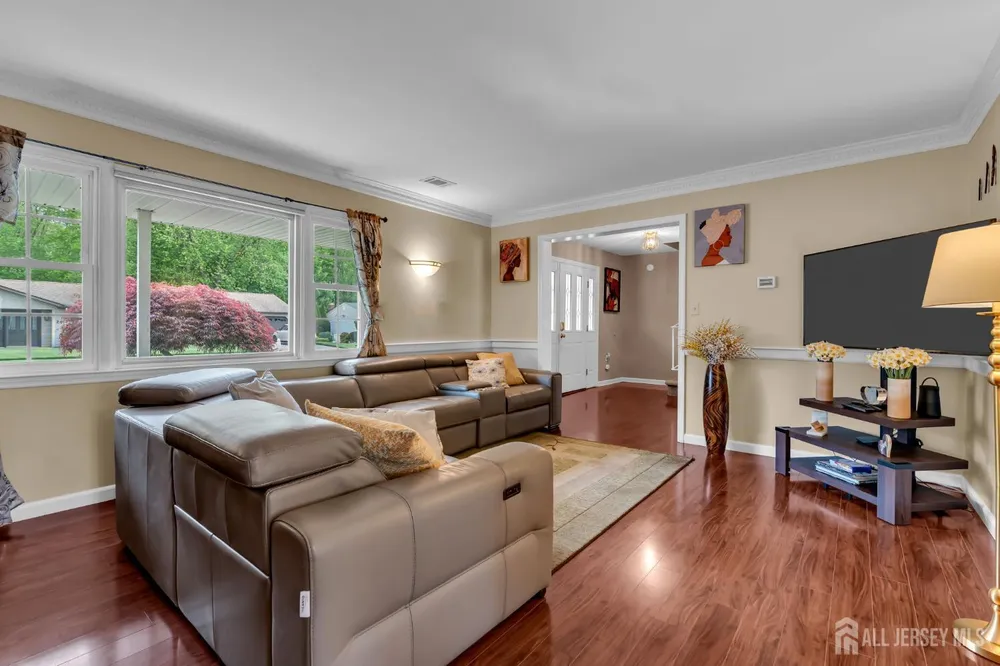 23 N Rhoda St, Monroe, NJ 08831